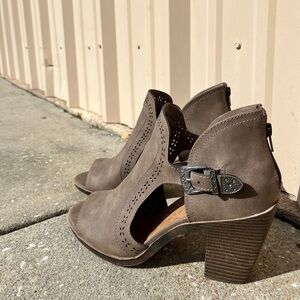 JellyPop Size 11 ankle booties!